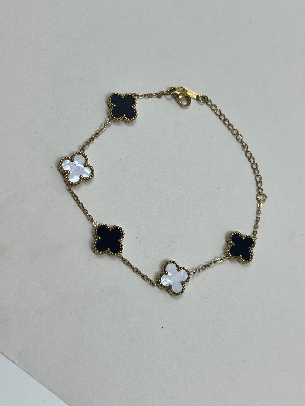 Svart&Vit Diana Fyrklöver Armband